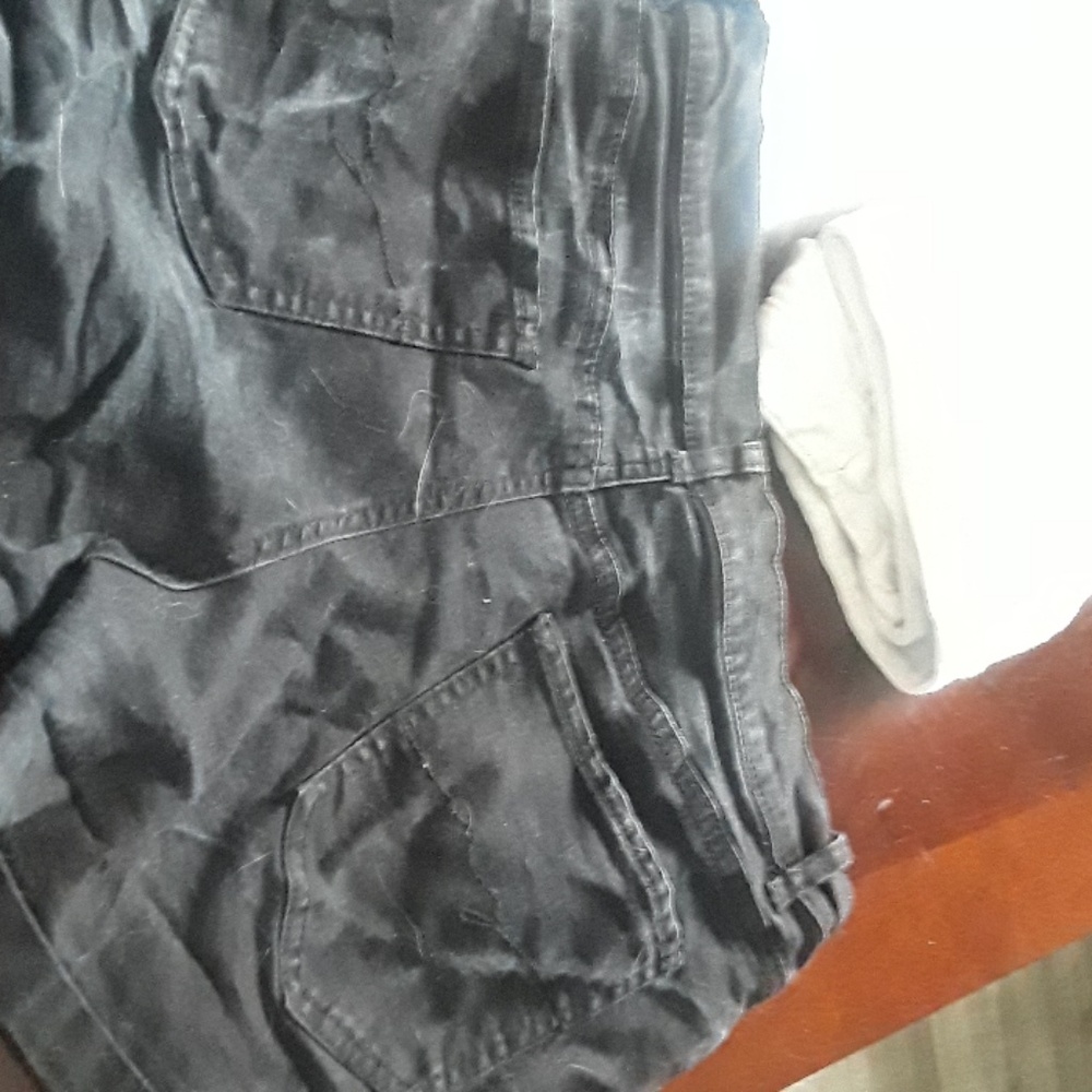 Shorts - Picture 3 of 3